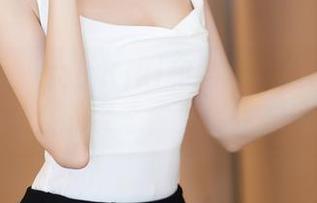 秀人网 – 少女小Kiki和她的体操服：精选套图中站立的姿态，竟像是在打阵仗。