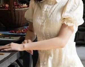 秀人网 – 看这写真，晚苏susu居然变身女仆，完美捕捉了“我在做家务”的灵魂之舞。