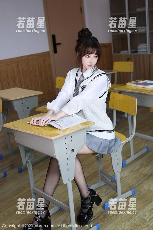 秀人网-杨晨晨Yome 秀人网 - 杨晨晨Yome的黑丝美臀,免费图册,快来“装扮”你的手机相册吧!
