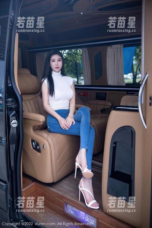 秀人网-果儿Victoria 秀人网 - 果儿Victoria的眼镜,免费获取原图,你不来试试吗?