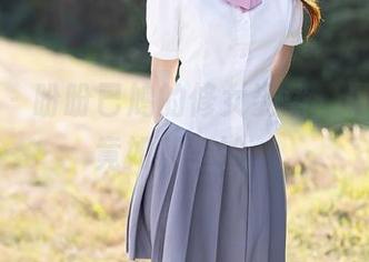 秀人网 – 盼盼已鸠的修女姿势，最新资源竟如此尴尬。