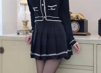 秀人网 – 每次翻开金悦汐的美图，我都有些想变成她心中的那女孩