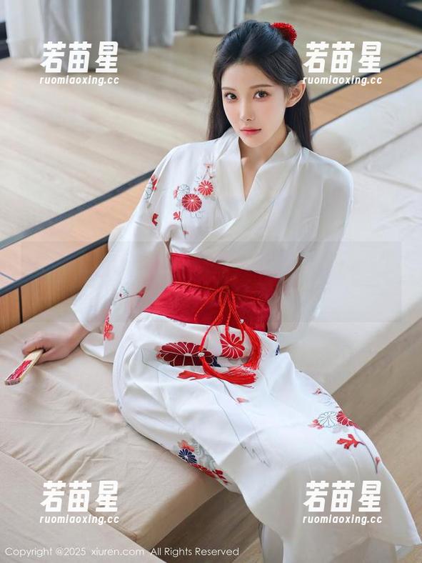 秀人网-龙雪儿 秀人网 - 精彩运动图包!看来龙雪儿不止是个好看,轻松贴合每一个动作