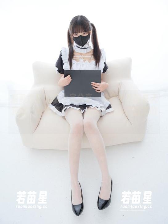 紧急企划 - 给大家分享一点林书辞的夏天套图，瞧这色彩，像是直接从海滩搬来的！
