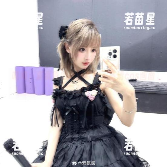紫氯氯 呜呜,紫氯氯的妹妹变身,高清cos画面太亮眼了吧!