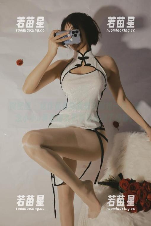 纪念小小v 微密圈 - 这作品看得我恨不得捏一捏,纪念小小v真把淑女形象演绎到了极致。