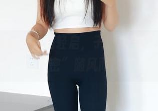 绮梦摄影 – 红唇轻启，子涵的高清写真“秘密”随风而舞