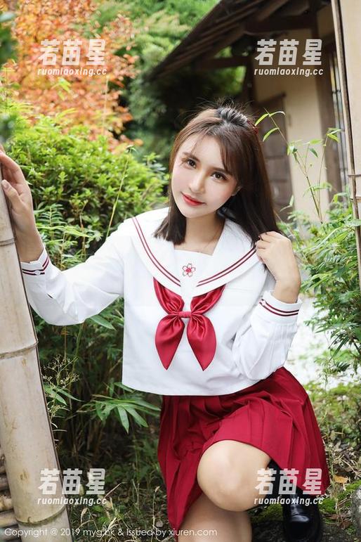 美媛馆-于大小姐 美媛馆 - 于大小姐的写真,观者的眼神和她的美图藏着的秘密似乎总是相交。