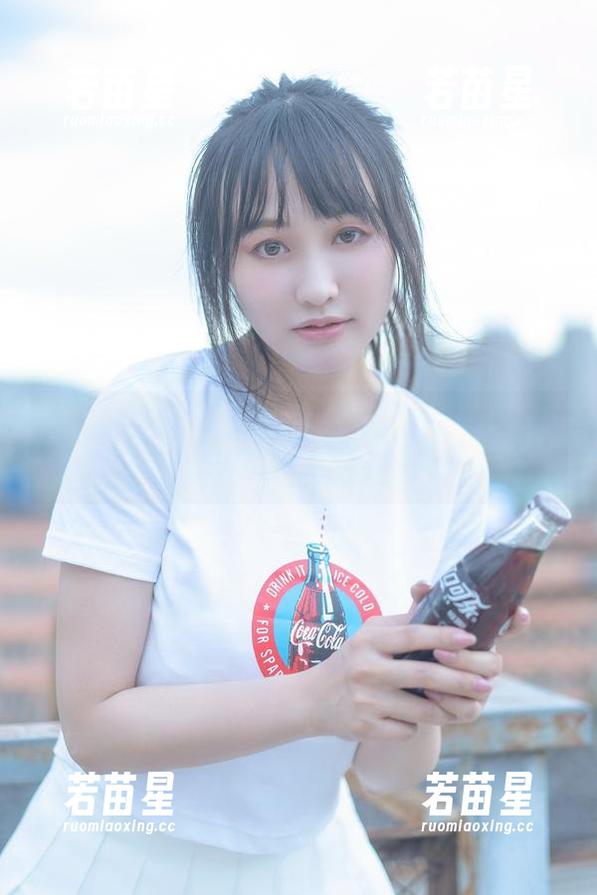 脱尾巴Mizuki 脱尾巴Mizuki版修女图包:拜拜清规,嗨嗨自拍!