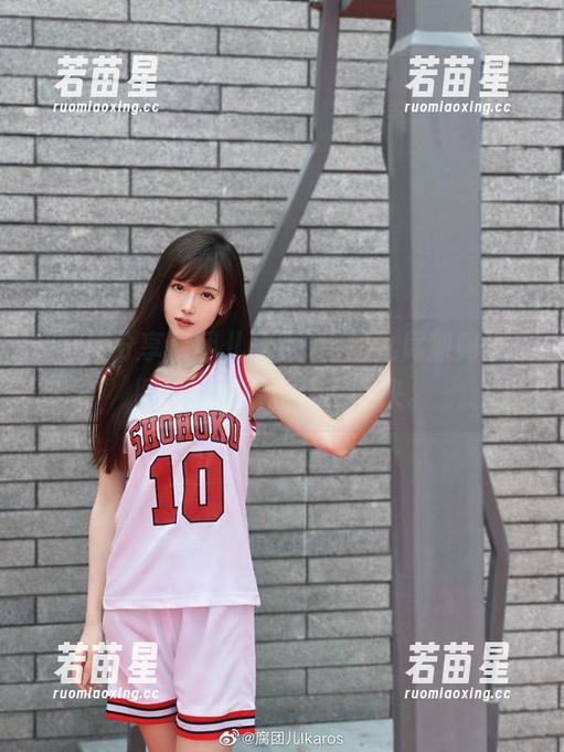 腐团儿Ikaros 想在线分享腐团儿Ikaros的九尾狐阿狸,图片太好看,停不下来。