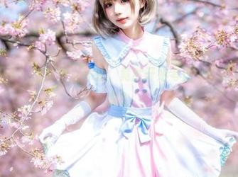 看完花柒Hana的原图女仆装，竟然开始考虑：我该不该也来一套？