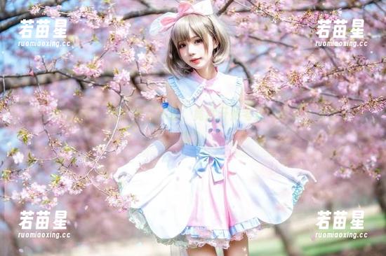 花柒Hana 看完花柒Hana的原图女仆装,竟然开始考虑:我该不该也来一套?