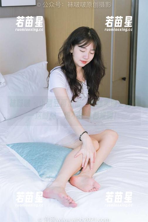 袜啵啵-小甜豆 袜啵啵 - 小甜豆再出击,白丝美图更新——这时间,想不注意都难啊!