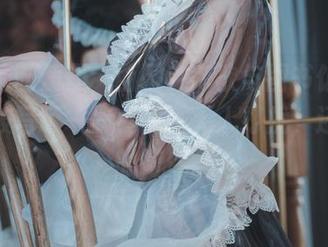 在高清画质里，西园寺南歌与图书馆的爱情又被写了一篇小说—无人打扰，还有书的陪伴。