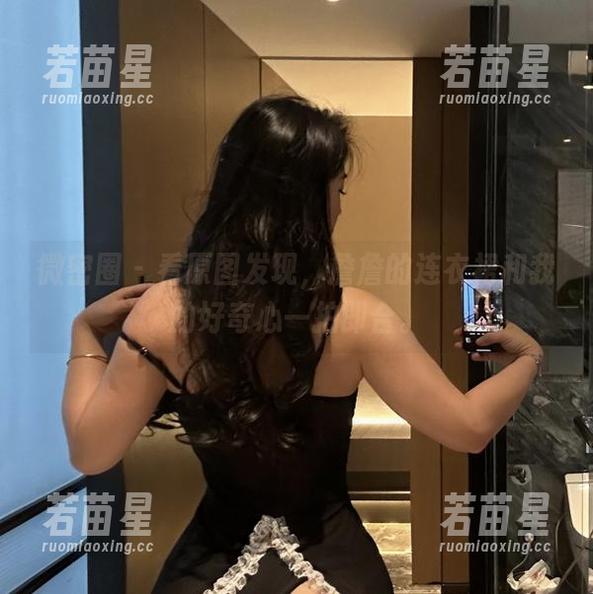 微密圈 - 看原图发现，詹詹的连衣裙和我的好奇心一拍即合。