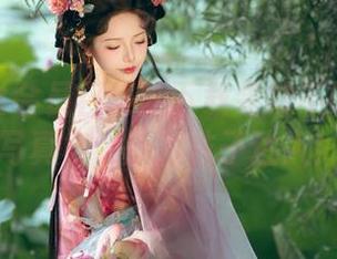 棉袜协会会员召集：下载雯妹不讲道理的写真集，成为袜子达人！