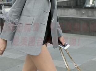 魔镜街拍释出新贵，买东西的依依，果然是美图合集的灵魂！